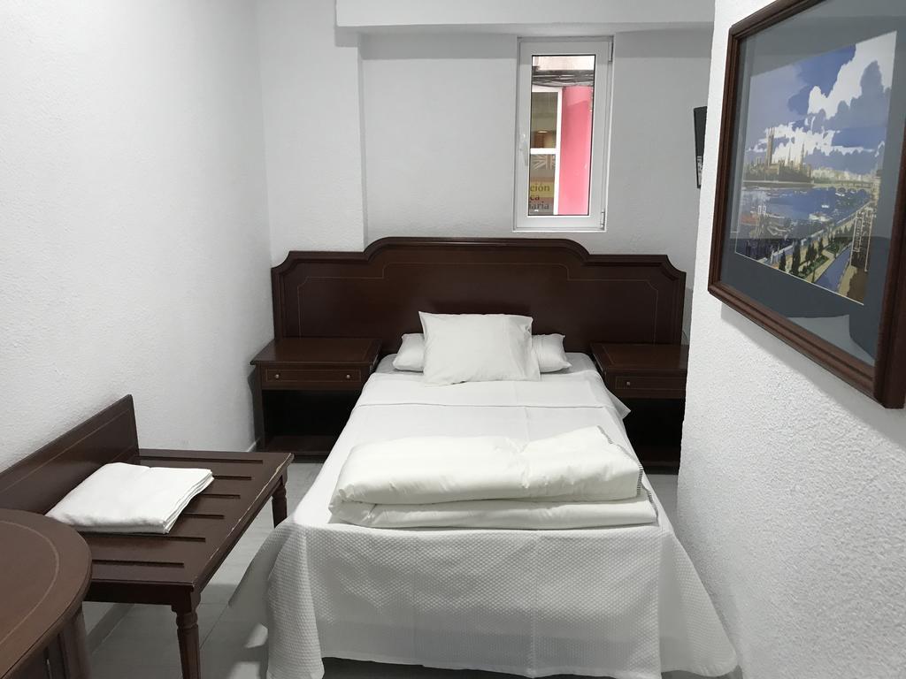 Hostal Lavapies Madrid Dış mekan fotoğraf