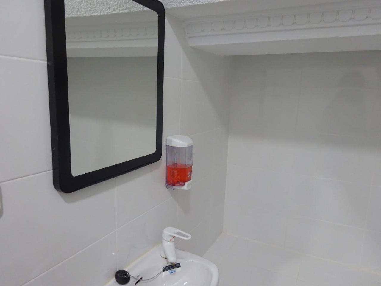 Hostal Lavapies Madrid Dış mekan fotoğraf